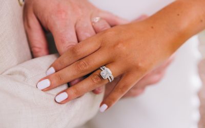 Waarom een geelgouden verlovingsring tijdloos blijft
